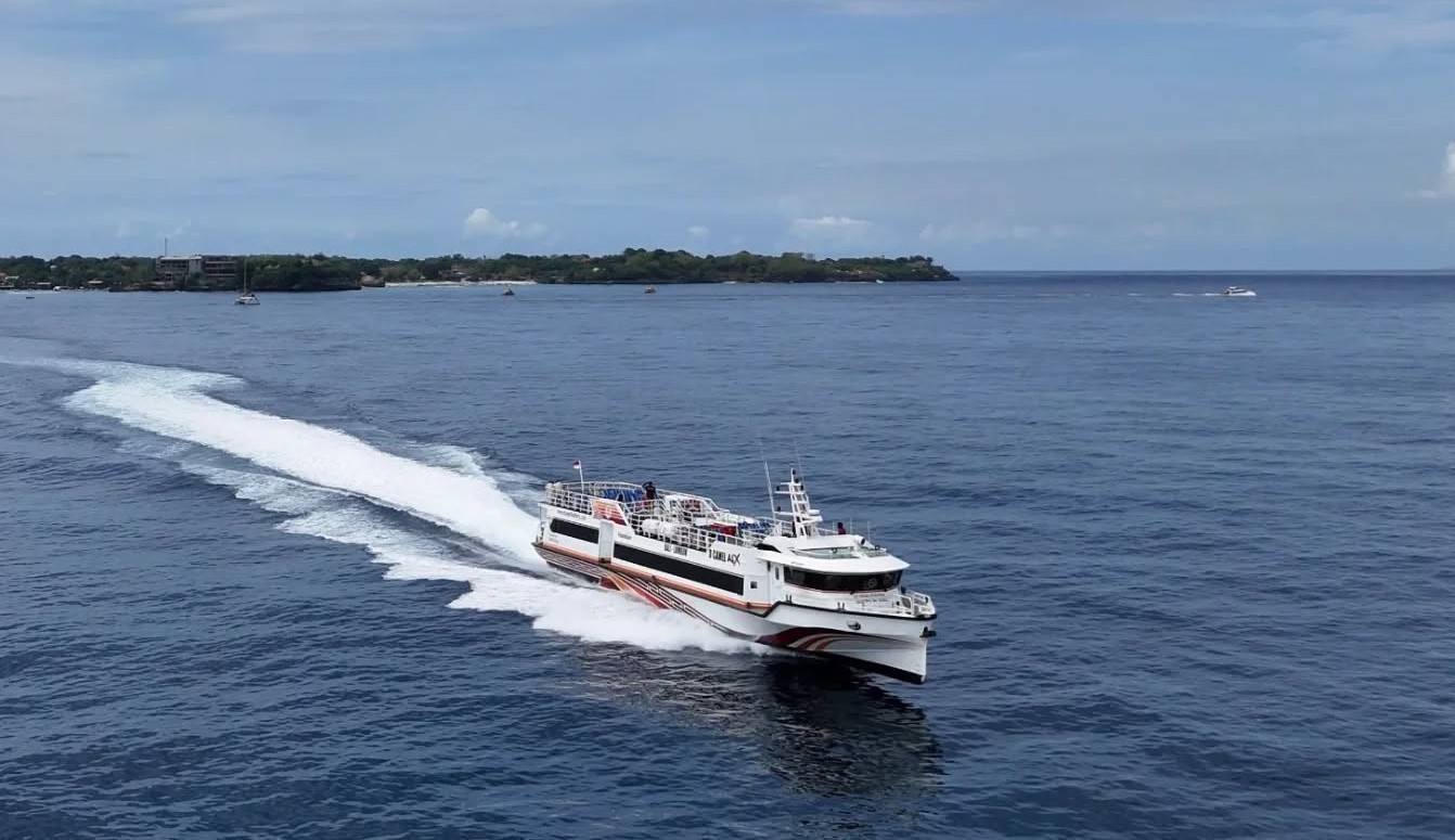 D'Camel Fast Ferry from Bali to Lembongan